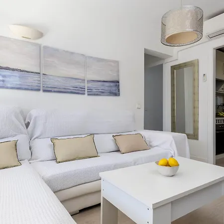 아파트 Yourhouse Llimonera *